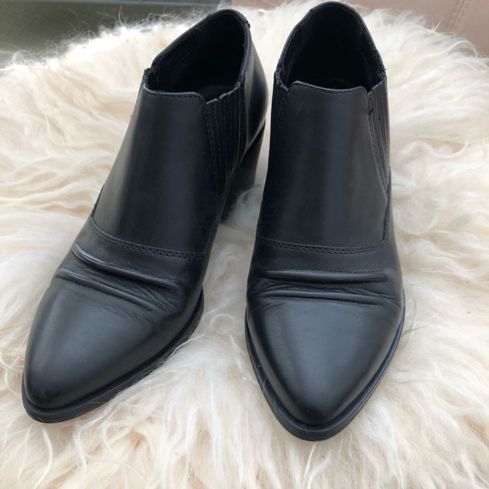 Vagabond leather bootie